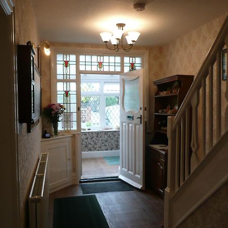 Cherry Blossom Guest House Уитби Экстерьер фото