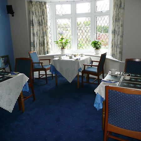 Cherry Blossom Guest House Уитби Экстерьер фото
