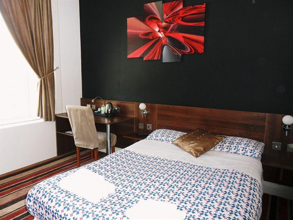 Cherry Blossom Guest House Уитби Экстерьер фото