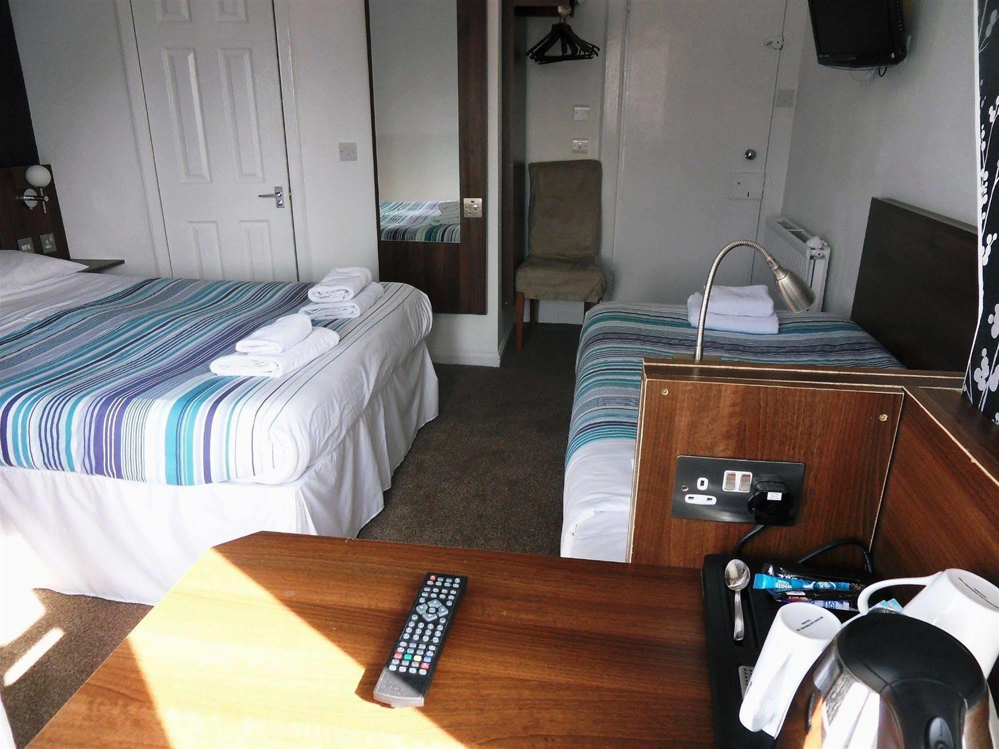 Cherry Blossom Guest House Уитби Экстерьер фото