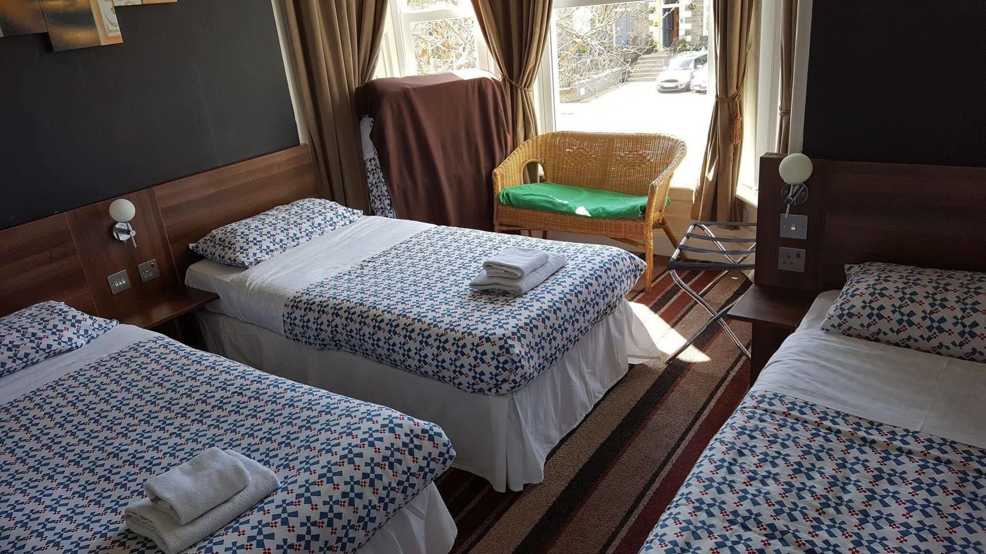 Cherry Blossom Guest House Уитби Экстерьер фото