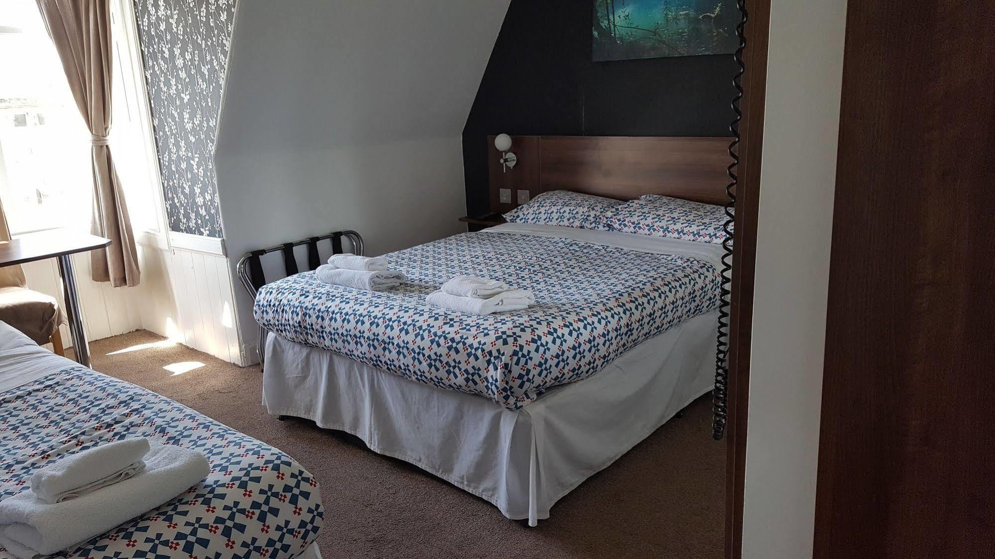 Cherry Blossom Guest House Уитби Экстерьер фото